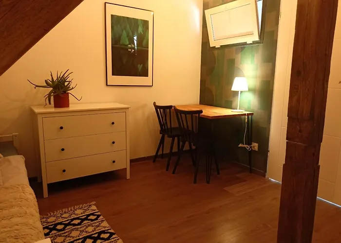 Lemuria Chojnowska A Ostello *