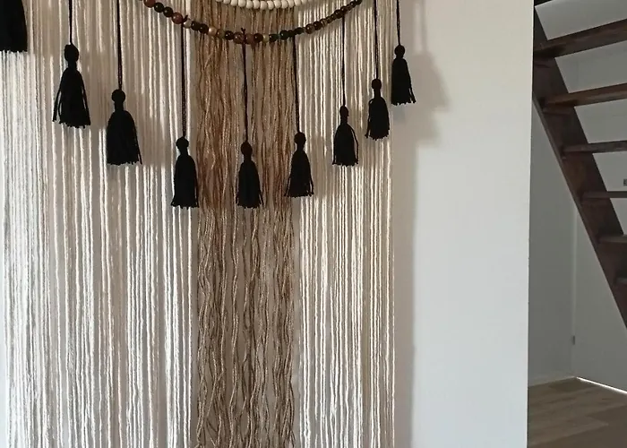 Lemuria Chojnowska A * Legnica