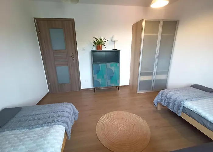 Ostello Lemuria Chojnowska A *